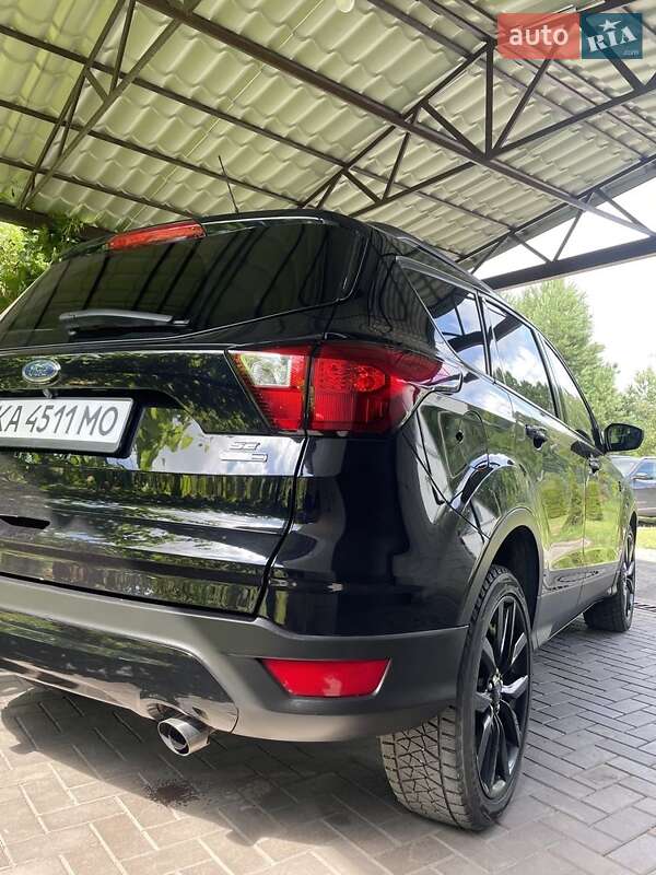Внедорожник / Кроссовер Ford Escape 2019 в Полонном