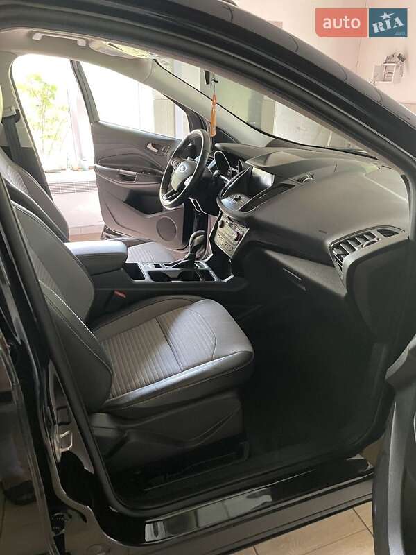 Внедорожник / Кроссовер Ford Escape 2019 в Полонном