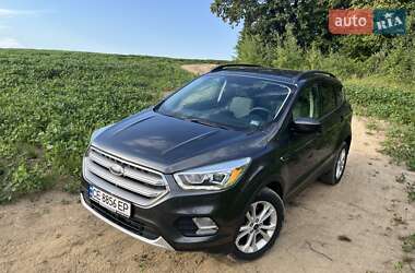 Позашляховик / Кросовер Ford Escape 2017 в Чернівцях