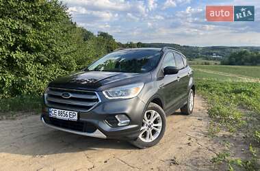 Позашляховик / Кросовер Ford Escape 2017 в Чернівцях