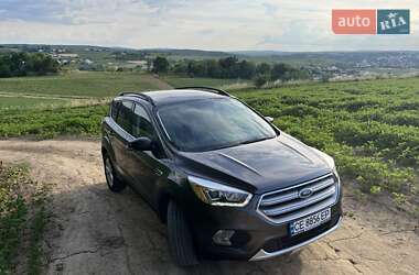 Позашляховик / Кросовер Ford Escape 2017 в Чернівцях