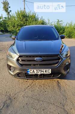 Позашляховик / Кросовер Ford Escape 2017 в Золотоноші