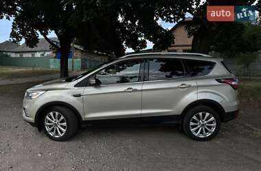 Внедорожник / Кроссовер Ford Escape 2017 в 