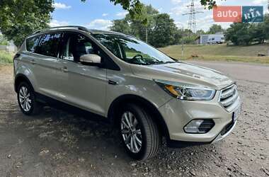Внедорожник / Кроссовер Ford Escape 2017 в 