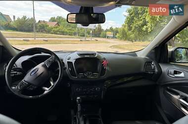 Внедорожник / Кроссовер Ford Escape 2017 в 