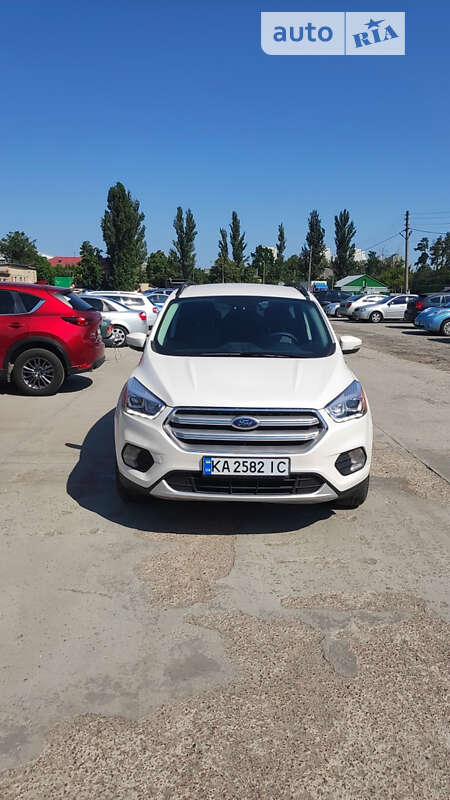 Позашляховик / Кросовер Ford Escape 2017 в Києві