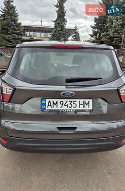 Внедорожник / Кроссовер Ford Escape 2016 в 