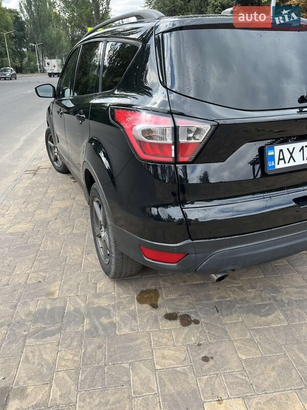 Внедорожник / Кроссовер Ford Escape 2017 в Васильковке