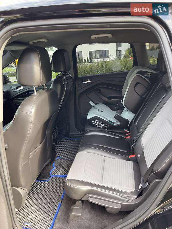 Внедорожник / Кроссовер Ford Escape 2017 в Львове