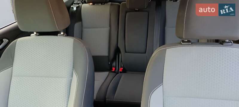 Внедорожник / Кроссовер Ford Escape 2016 в Львове