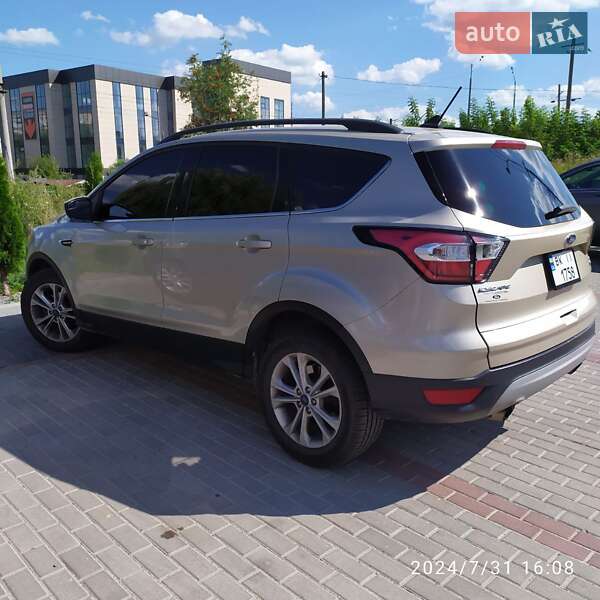 Внедорожник / Кроссовер Ford Escape 2017 в Ровно