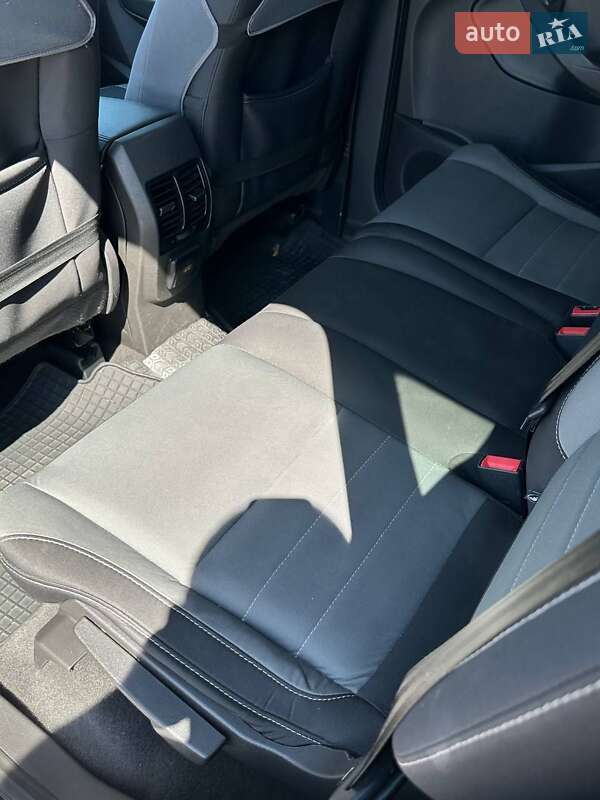 Позашляховик / Кросовер Ford Escape 2016 в Львові