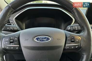 Внедорожник / Кроссовер Ford Escape 2020 в 