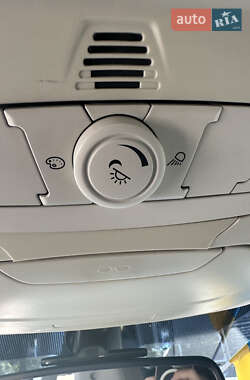 Внедорожник / Кроссовер Ford Escape 2012 в 