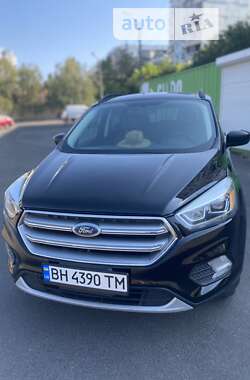 Позашляховик / Кросовер Ford Escape 2017 в Одесі