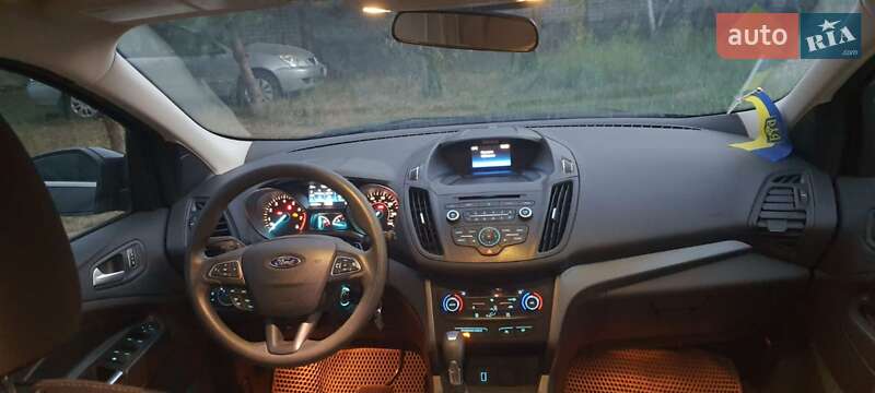 Внедорожник / Кроссовер Ford Escape 2016 в Днепре