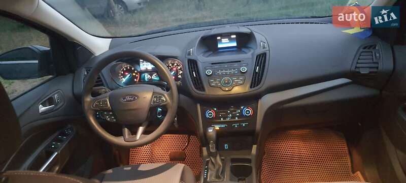 Внедорожник / Кроссовер Ford Escape 2016 в Днепре