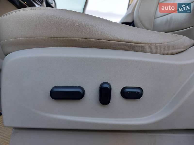 Внедорожник / Кроссовер Ford Escape 2013 в Обухове