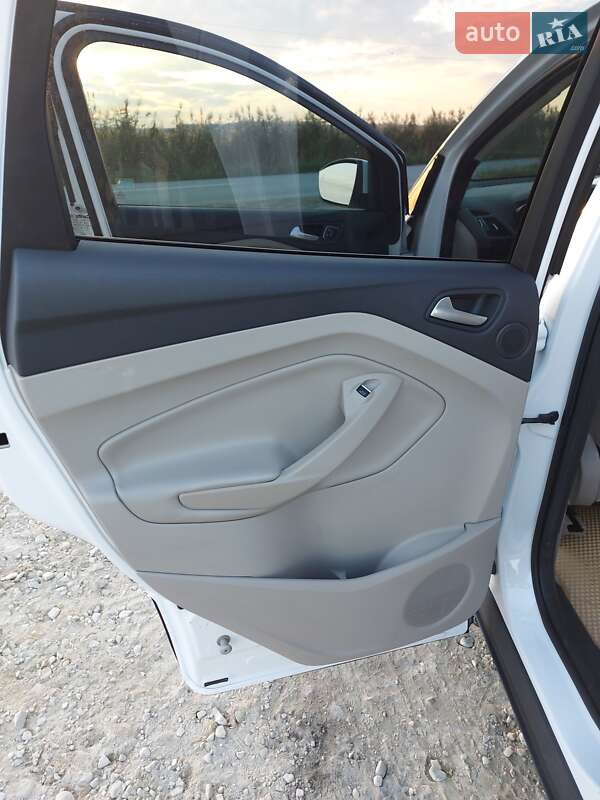 Внедорожник / Кроссовер Ford Escape 2013 в Обухове