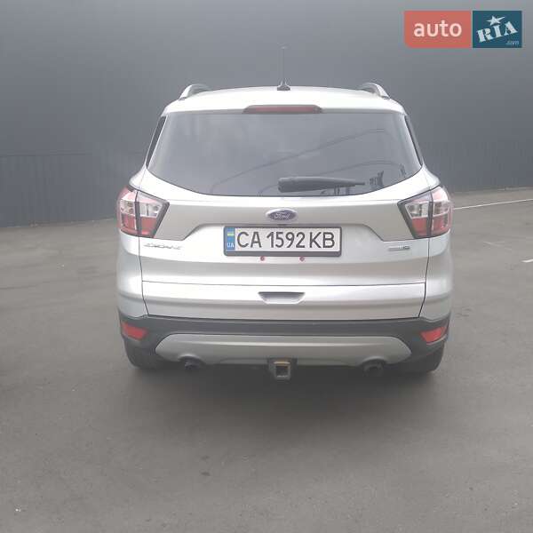 Внедорожник / Кроссовер Ford Escape 2017 в Золотоноше