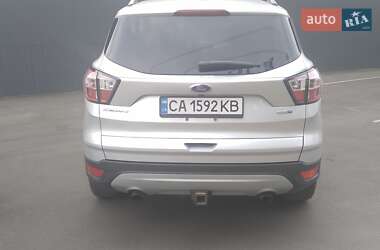 Внедорожник / Кроссовер Ford Escape 2017 в 