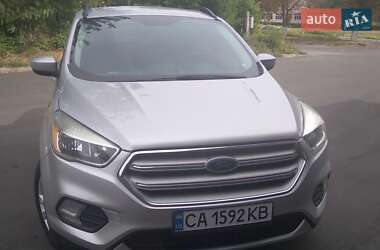 Внедорожник / Кроссовер Ford Escape 2017 в Золотоноше