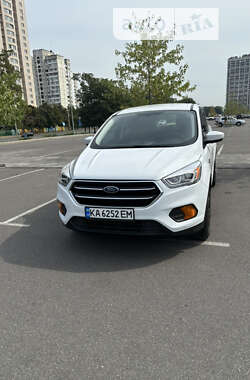 Внедорожник / Кроссовер Ford Escape 2017 в Киеве