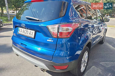 Внедорожник / Кроссовер Ford Escape 2016 в 