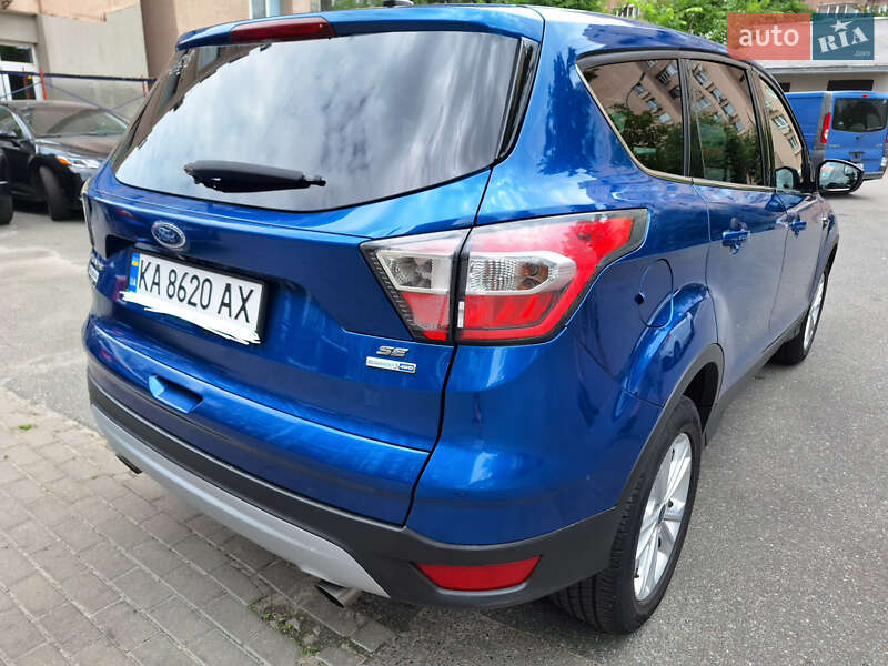 Внедорожник / Кроссовер Ford Escape 2016 в Киеве