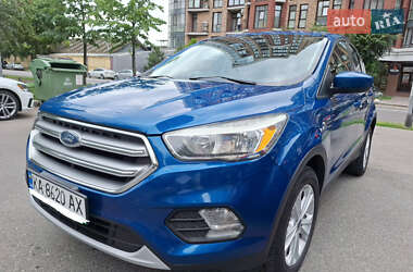 Внедорожник / Кроссовер Ford Escape 2016 в 