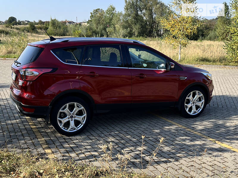 Внедорожник / Кроссовер Ford Escape 2017 в Дрогобыче