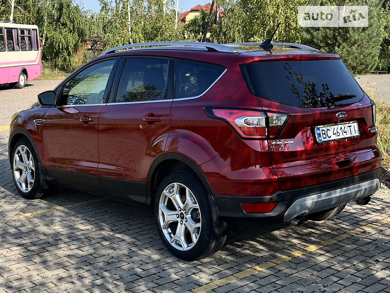 Внедорожник / Кроссовер Ford Escape 2017 в Дрогобыче
