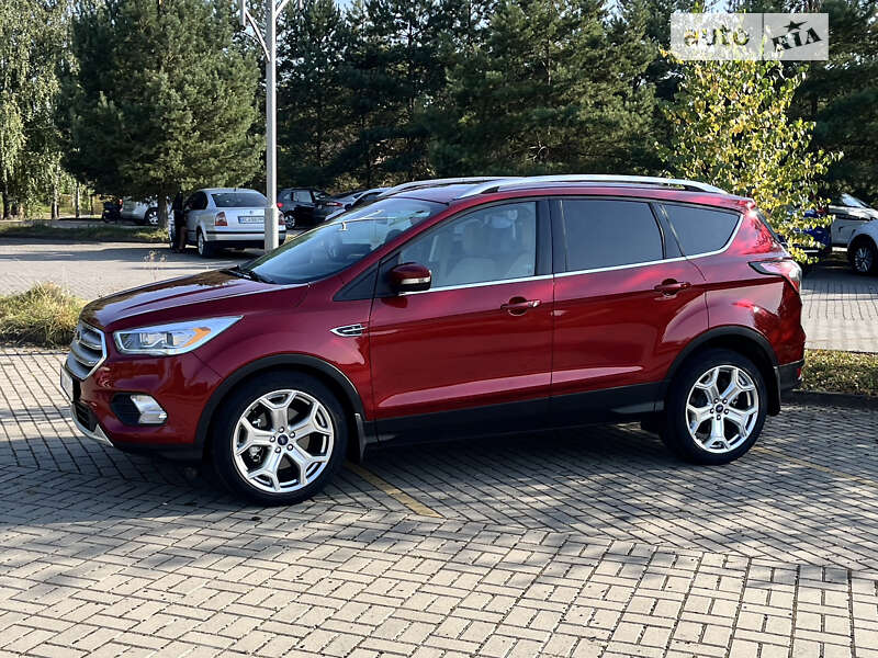 Внедорожник / Кроссовер Ford Escape 2017 в Дрогобыче