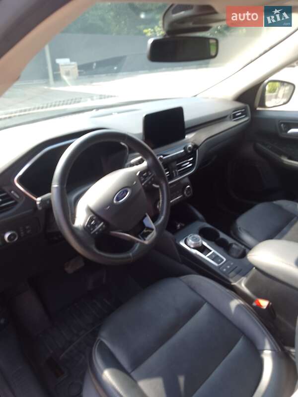 Внедорожник / Кроссовер Ford Escape 2019 в Ужгороде