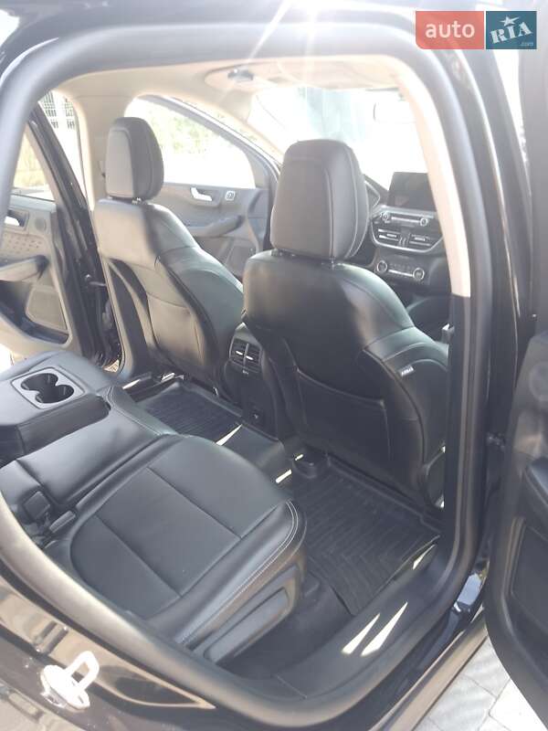 Внедорожник / Кроссовер Ford Escape 2019 в Ужгороде