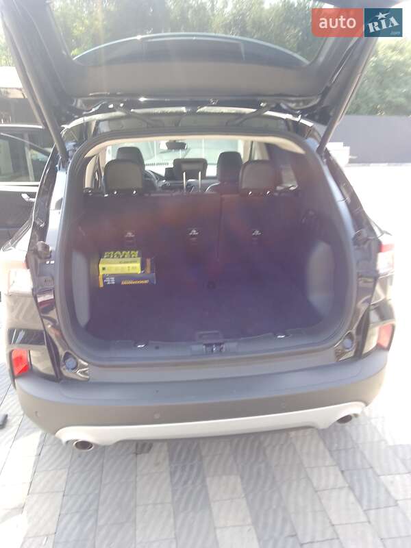 Внедорожник / Кроссовер Ford Escape 2019 в Ужгороде