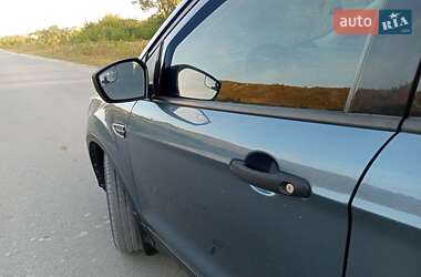 Внедорожник / Кроссовер Ford Escape 2018 в 
