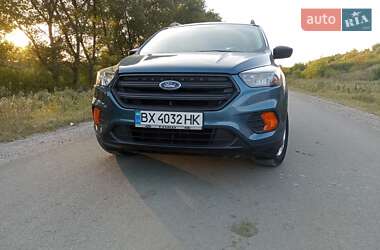 Внедорожник / Кроссовер Ford Escape 2018 в 