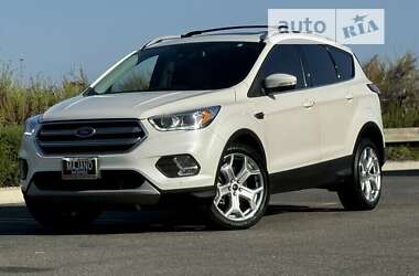 Внедорожник / Кроссовер Ford Escape 2017 в 