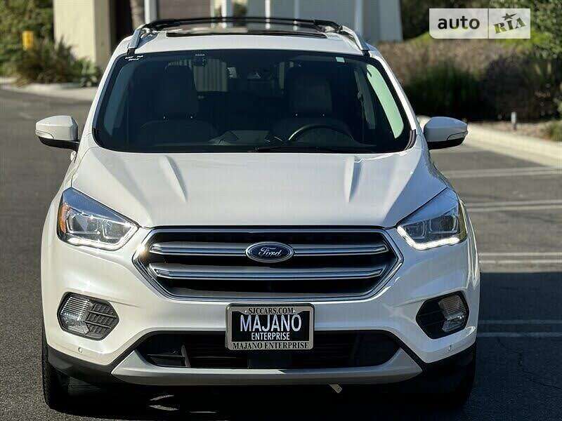 Внедорожник / Кроссовер Ford Escape 2017 в Львове