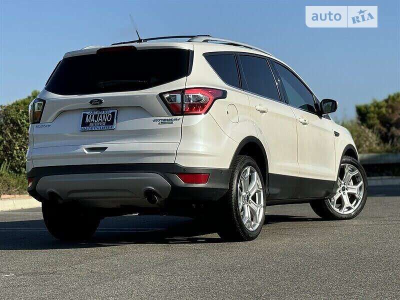 Внедорожник / Кроссовер Ford Escape 2017 в Львове