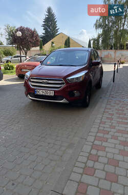 Внедорожник / Кроссовер Ford Escape 2017 в 