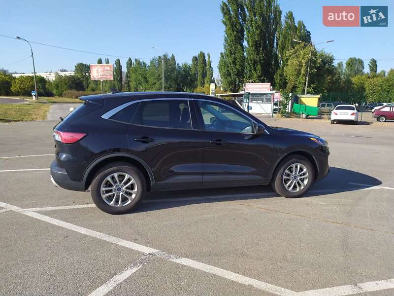 Внедорожник / Кроссовер Ford Escape 2021 в Киеве