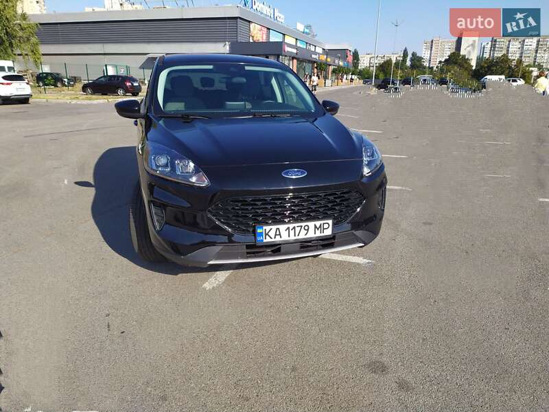 Внедорожник / Кроссовер Ford Escape 2021 в Киеве