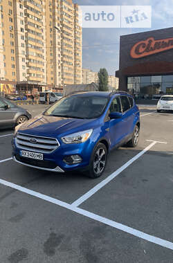 Внедорожник / Кроссовер Ford Escape 2017 в Киеве