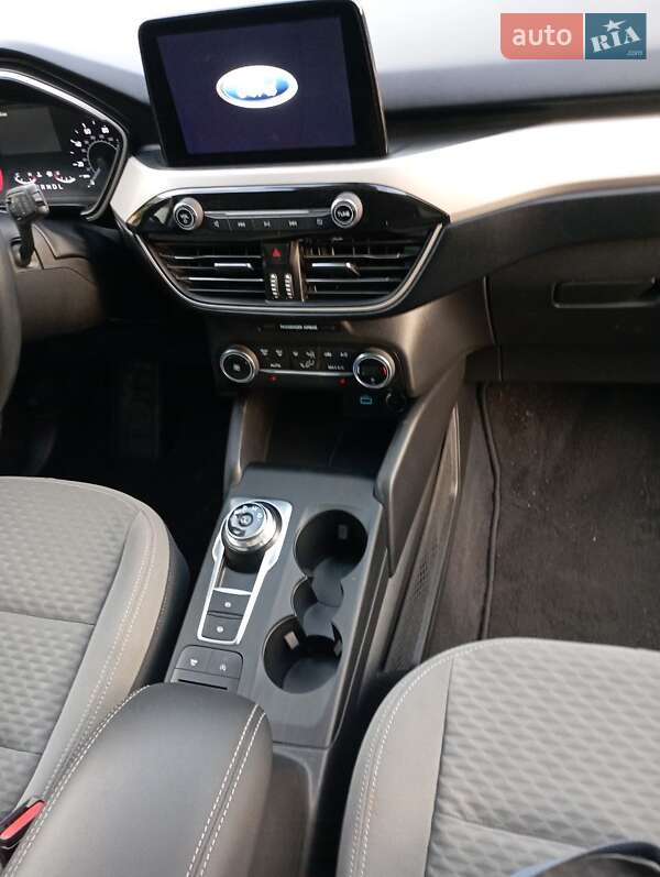 Внедорожник / Кроссовер Ford Escape 2020 в Киеве