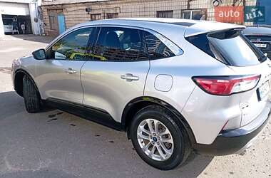 Внедорожник / Кроссовер Ford Escape 2020 в 