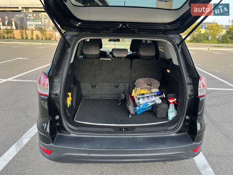 Позашляховик / Кросовер Ford Escape 2014 в Татарбунарах