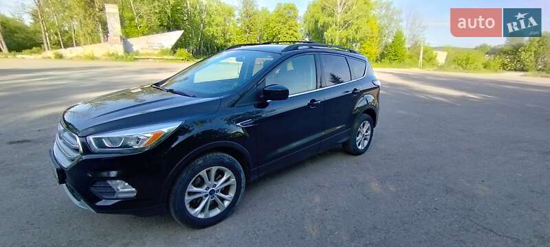 Внедорожник / Кроссовер Ford Escape 2017 в Старом Самборе