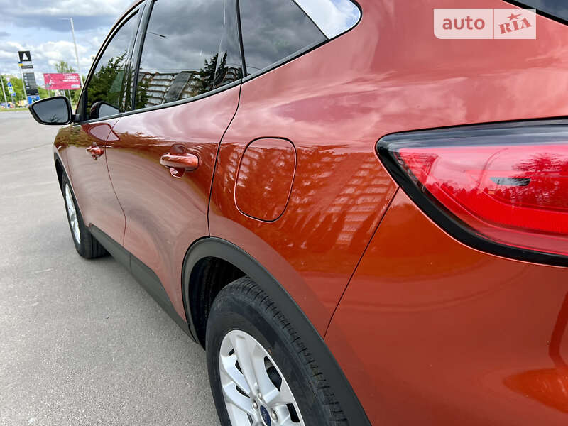 Внедорожник / Кроссовер Ford Escape 2019 в Тернополе